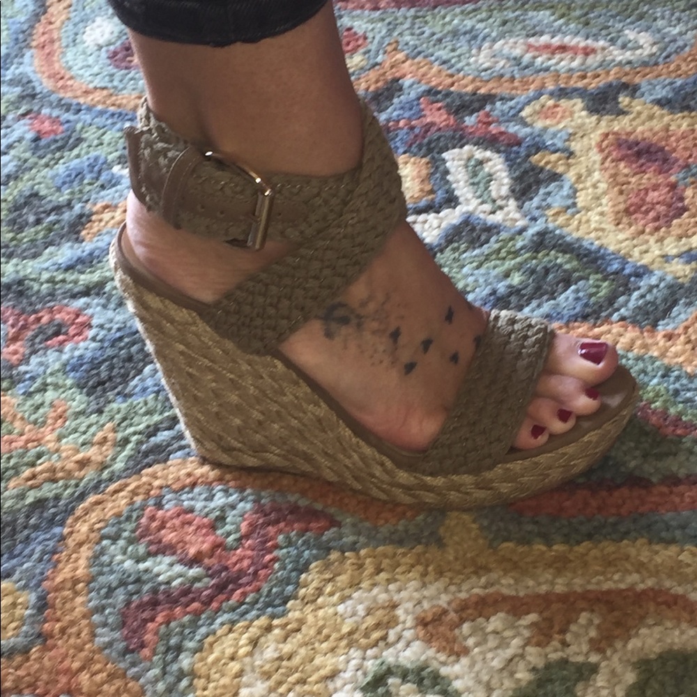 Stuart Weitzman Alex Tan Espadrilles - Picture 5 of 8